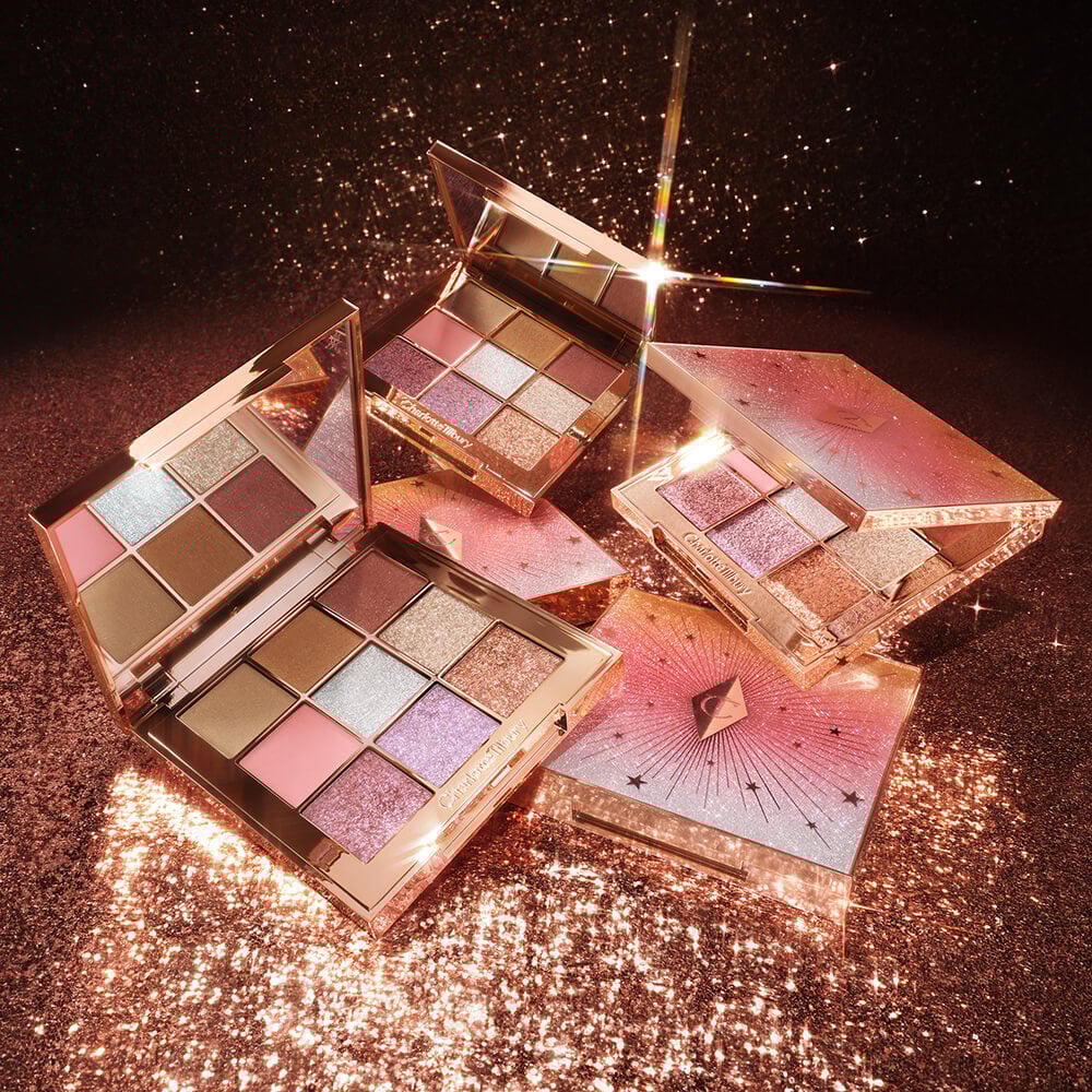 Instant Eye Palette in Pillow Talk Dreams blue eye close-up